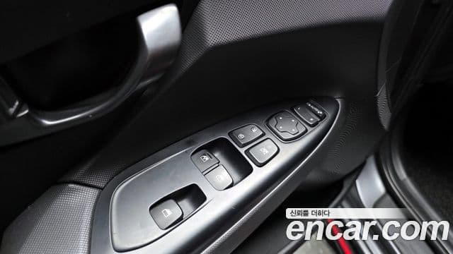 Hyundai Veloster (JS) Core, 2019 18