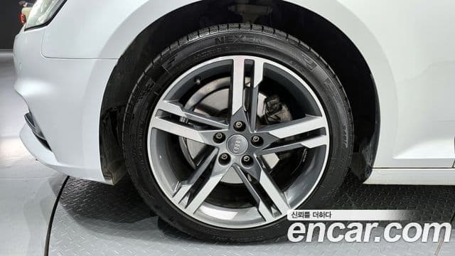 Audi A4 (B9) Premium, 2019 все фото