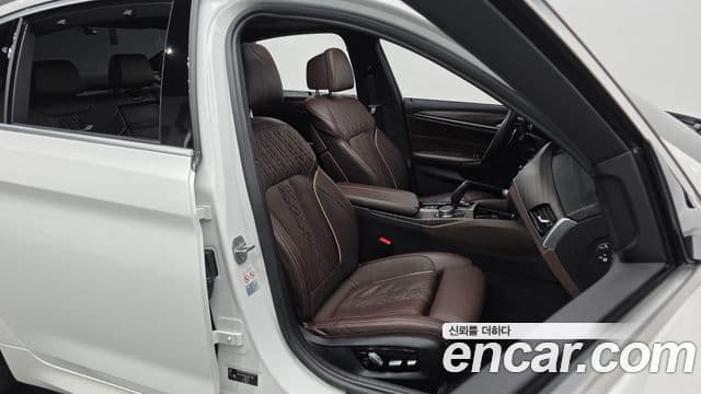 BMW 5시리즈 (G30) 520d M Sport Plus, 2018 10