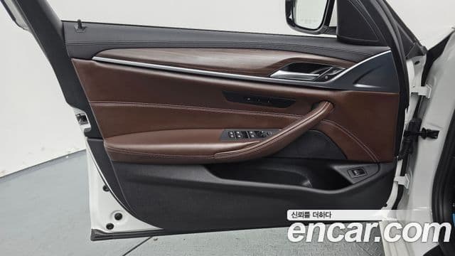 BMW 5시리즈 (G30) 520d M Sport Plus, 2018 18