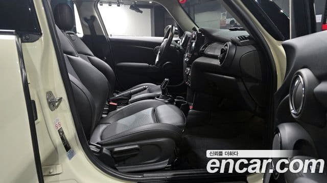 Mini Cooper D 3세대, 2019 11