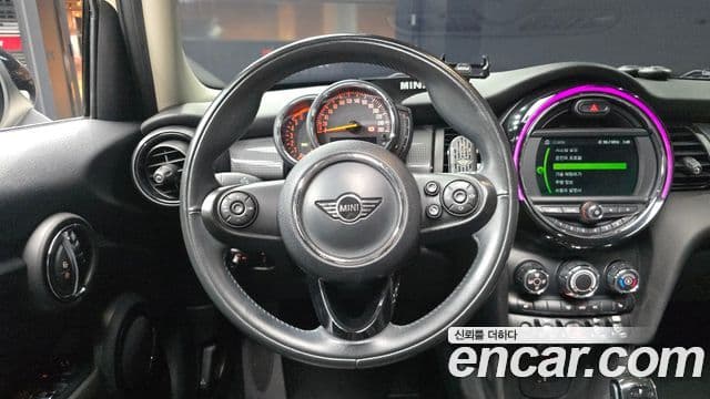 Mini Cooper D 3세대, 2019 13
