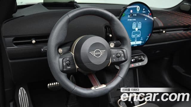 Mini Cooper S кабриолет 4세대 JCW, 2025 13