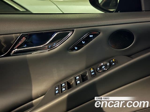 Genesis G80 (RG3) чёрный, 2026 9