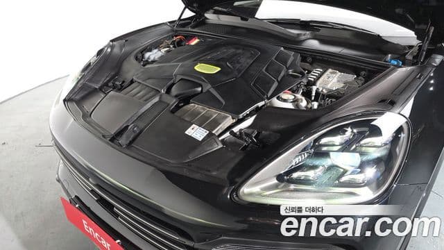 Porsche Cayenne (PO536) 3.0 E-гибрид купе Platinum Edition, 2023 6