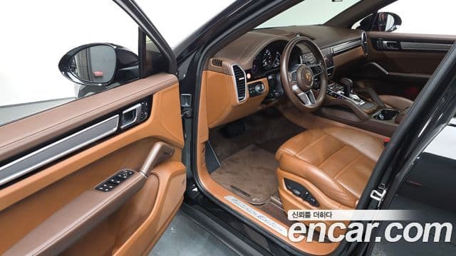 Porsche Cayenne (PO536) 3.0 E-гибрид купе Platinum Edition, 2023 12