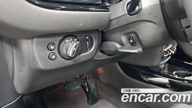 Mini Cooper 클럽맨 2세대, 2024 14