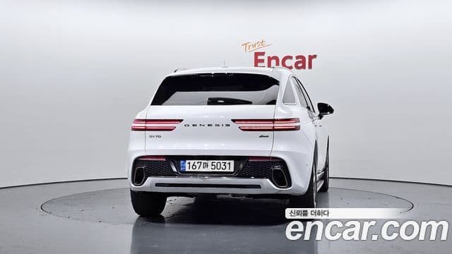Genesis GV70, 2022 4