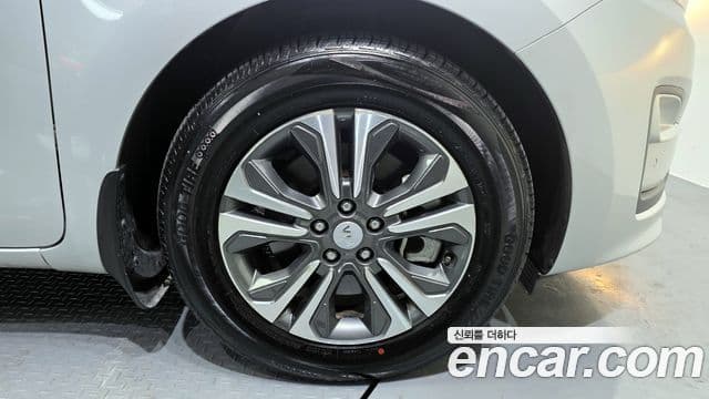 Kia The / новый New Carnival Prestige, 2020 все фото