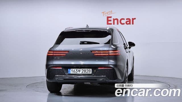 Genesis GV70, 2021 4