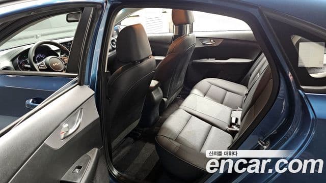 Kia The / новый New K3 2세대 Trendy, 2022 11