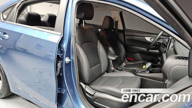 Kia The / новый New K3 2세대 Trendy, 2022 12