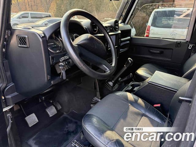 Land Rover Defender, 2012 10