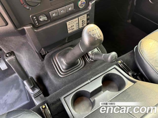 Land Rover Defender, 2012 13