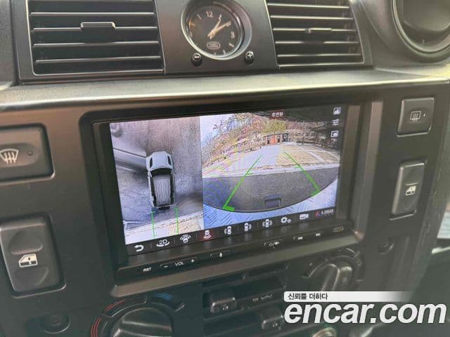 Land Rover Defender, 2012 19