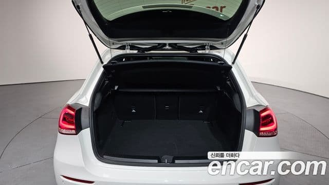 Mercedes-Benz A-класс W177 A220 хэтчбек, 2021 20