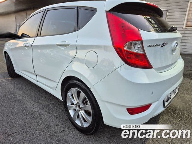 Hyundai Accent(новый кузов / новое поколение) Wit 1.6 GDI top, 2011 7