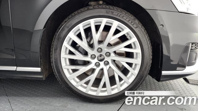 Audi A8 (D5) 55 TFSI Quattro LWB, 2021 все фото