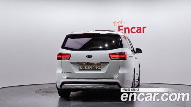 Kia All New Carnival Noblesse, 2016 4