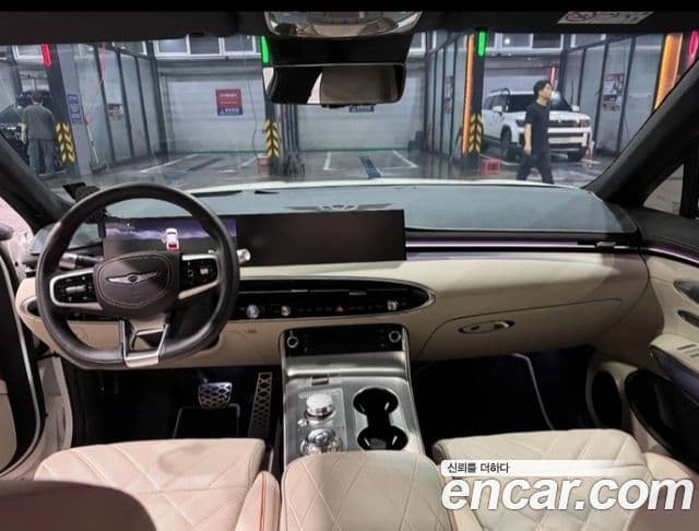 Genesis GV70, 2025 4