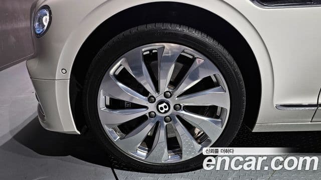 Bentley Flying Spur 3세대, 2022 все фото