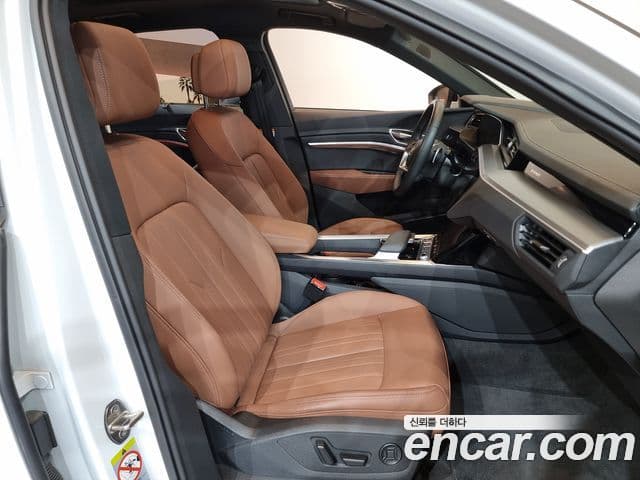 Audi Q8 e-Tron (GE) 55 Quattro Sportback, 2024 10