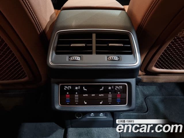 Audi Q8 e-Tron (GE) 55 Quattro Sportback, 2024 12