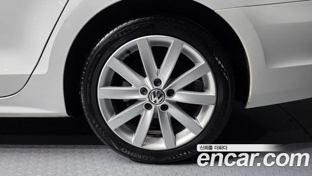 Volkswagen New Jetta 6세대, 2014 все фото