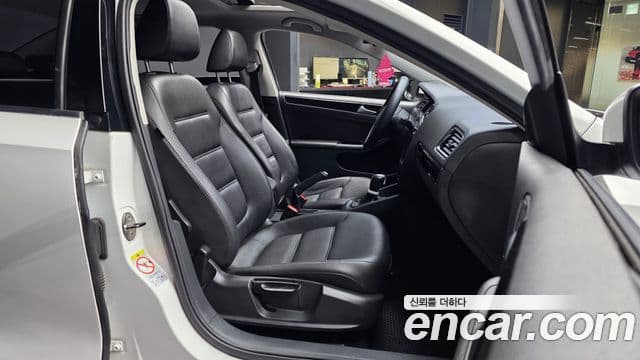 Volkswagen New Jetta 6세대, 2014 11