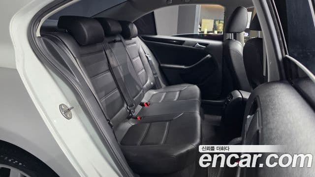Volkswagen New Jetta 6세대, 2014 12