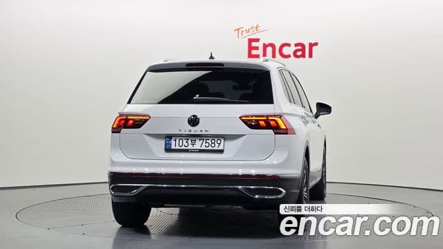Volkswagen Tiguan 2세대 Premium, 2023 4