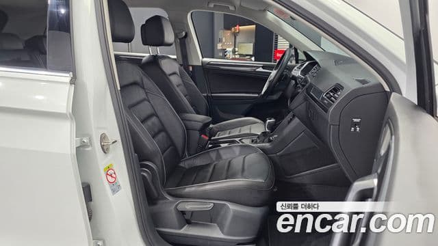Volkswagen Tiguan 2세대 Premium, 2023 11