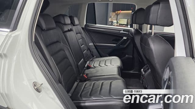 Volkswagen Tiguan 2세대 Premium, 2023 12