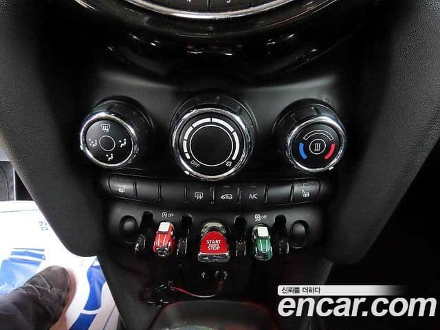 Mini Cooper D 3세대, 2015 12