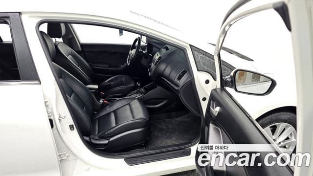 Kia K3 Trendy, 2013 11