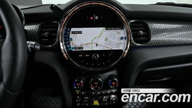 Mini Cooper Электрический (Electric) 3세대, 2024 16