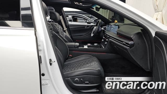 Genesis G80 (RG3) бензин 2.5 турбо 2WD, 2025 11