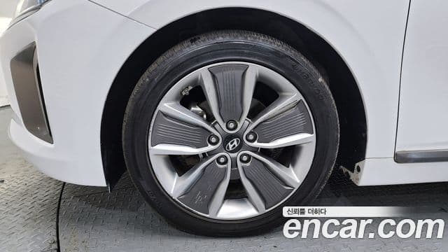 Hyundai Ioniq гибрид, 2016 все фото