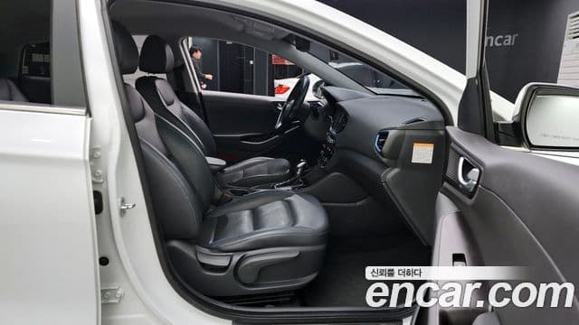 Hyundai Ioniq гибрид, 2016 11