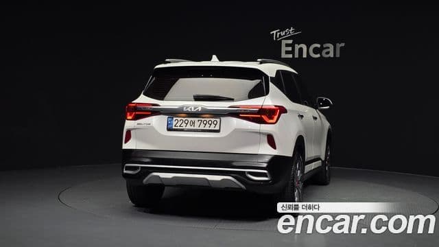 Kia Seltos Signature, 2023 4