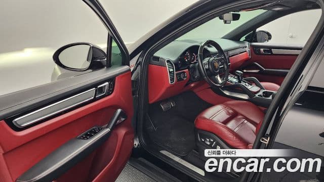 Porsche Cayenne (PO536) 4.0 турбо купе, 2020 10