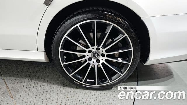 Mercedes-Benz E-класс W213 AMG Line, 2023 все фото