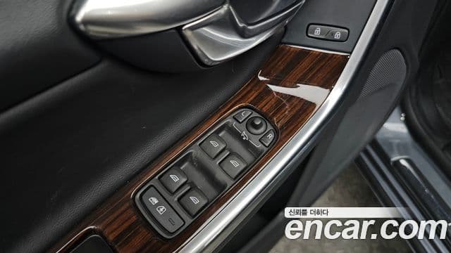 Volvo S60 2세대, 2017 13