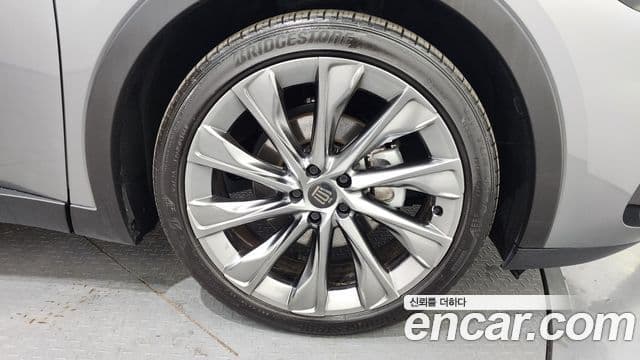 Toyota 크라운 кроссовер, 2024 все фото