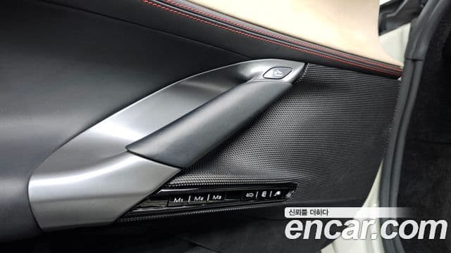 Ferrari SF90 스트라달레, 2021 19