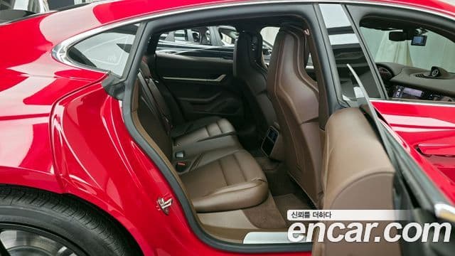 Porsche 타이칸 4S, 2021 12