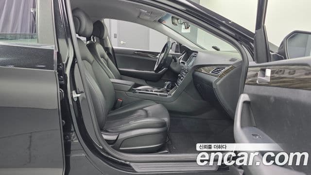 Hyundai LF Sonata LPI Smart(для людей с инвалидностью), 2017 11