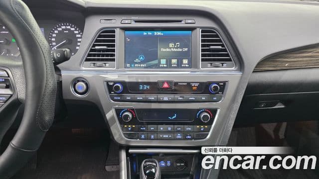 Hyundai LF Sonata LPI Smart(для людей с инвалидностью), 2017 14