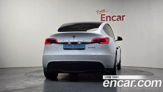 Tesla модель Y Standard Range RWD, 2021 4
