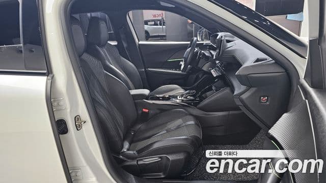 Peugeot 2008 2세대 1.5 BlueHDi GT Line, 2021 10